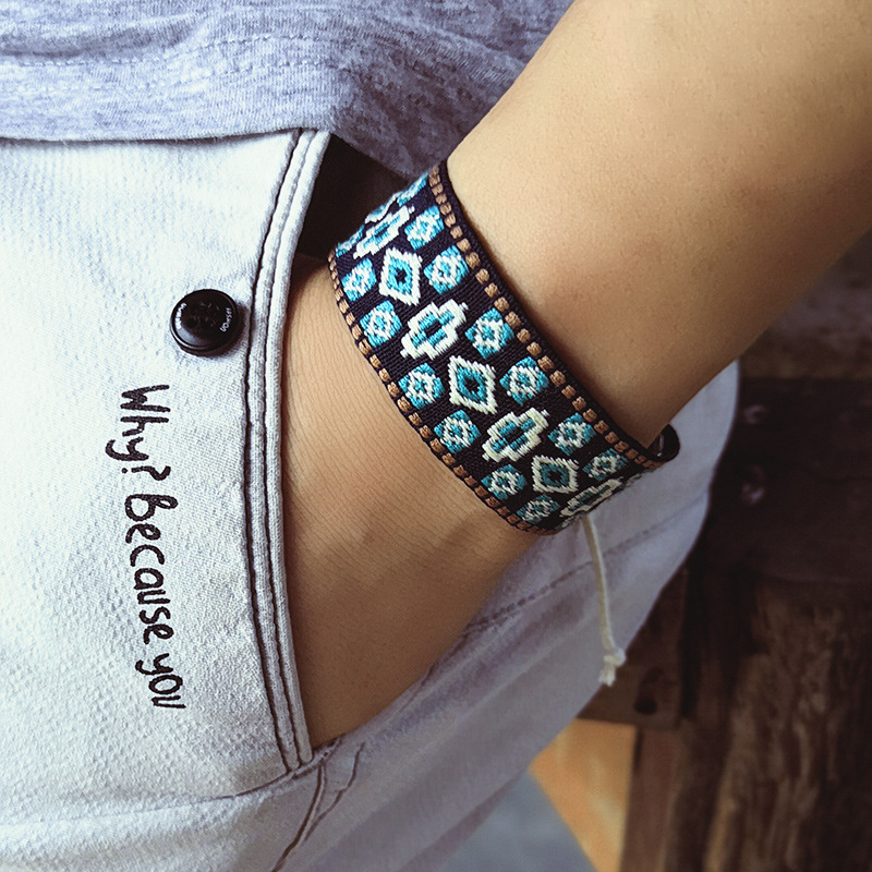 Ethnic Fashion Brand - Pulseras de algodón y lino tejidas