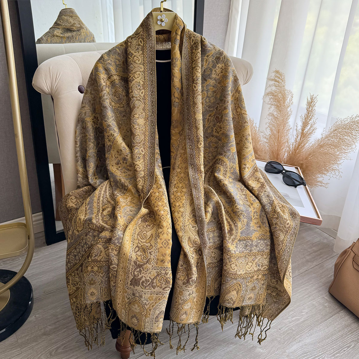 Winter Ethnic Fashion For Women - 2025 manta con borlas diseño estilo